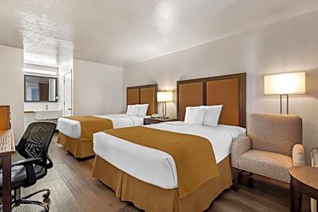 2 Queen Beds, Mobility Accessible Room, Bathtub w/Grab Bars, Non-Smoking