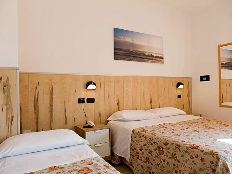 Hotel Saint Tropez - Pineto