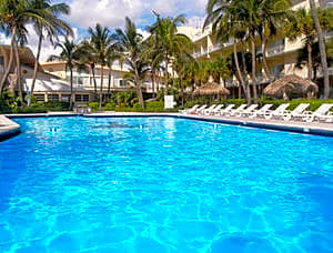 Days Hotel - Thunderbird Beach – Miami Beach - Sunny Isles, FL