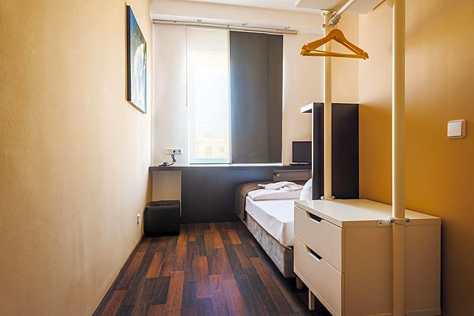Apple City Hotel