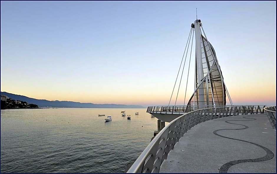 Hotel Delfín Vista Pier Beach Front