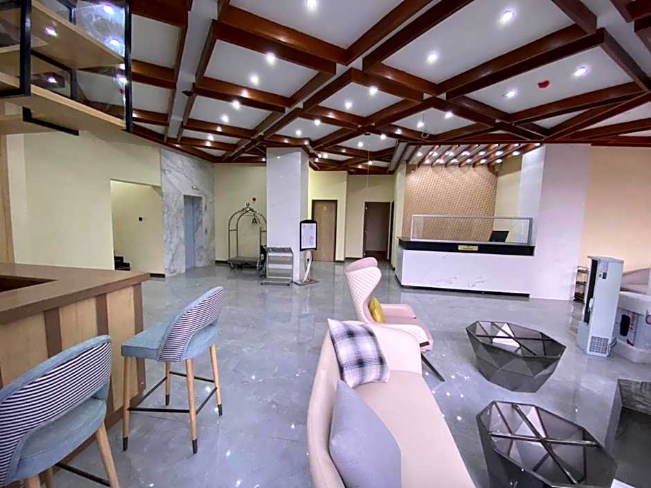 La Maison Royale South C