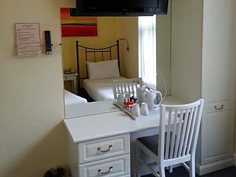 Twin Room with Bathroom