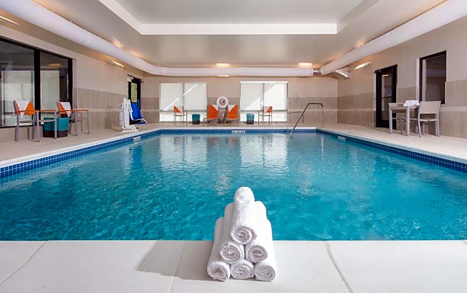 Holiday Inn Express & Suites East Peoria - Riverfront By IHG