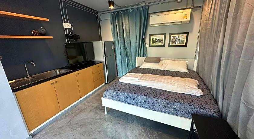 The Chatbox Silom Hostel