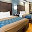 Econo Lodge Inn & Suites