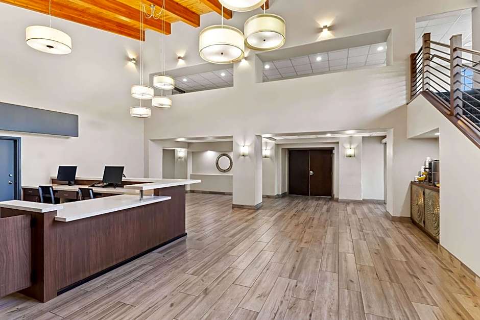 Days Inn & Suites by Wyndham Mesa Near Phoenix
