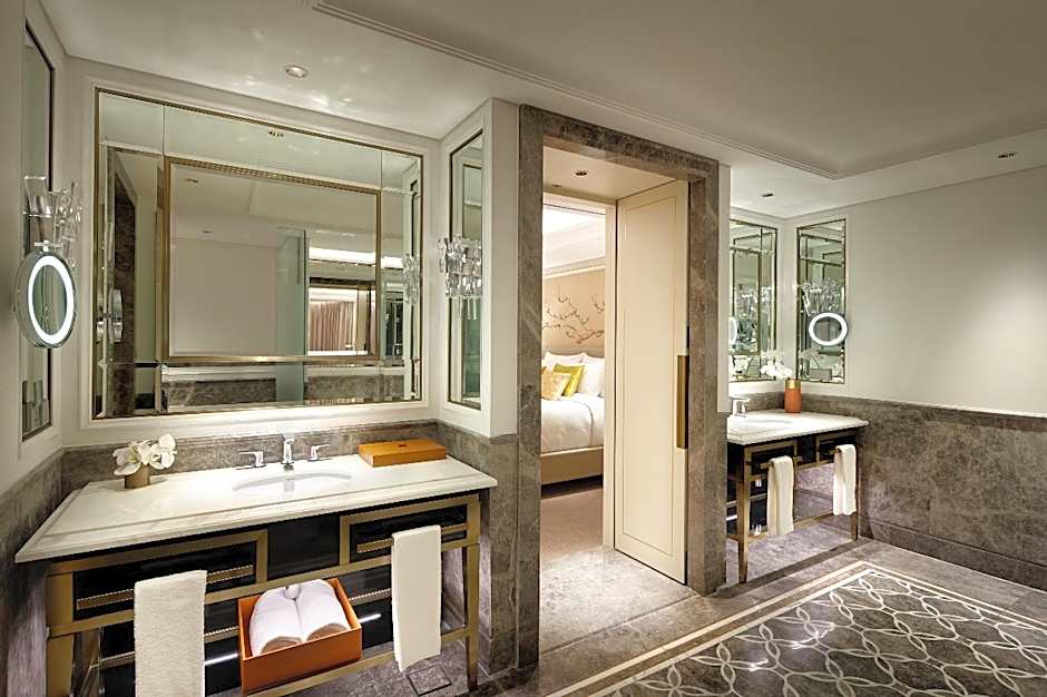 Photo 1 of 2 of Deluxe Executive Suite