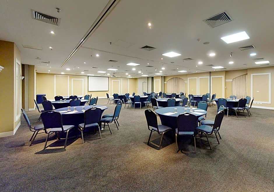 Estanplaza Funchal Faria Lima