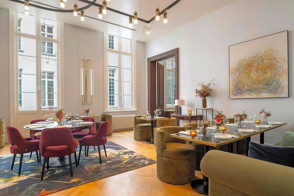 Sapphire House Antwerp, Autograph Collection