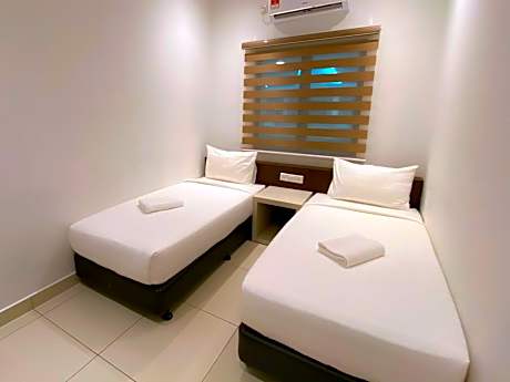 3-Bedroom Apartment with Balcony