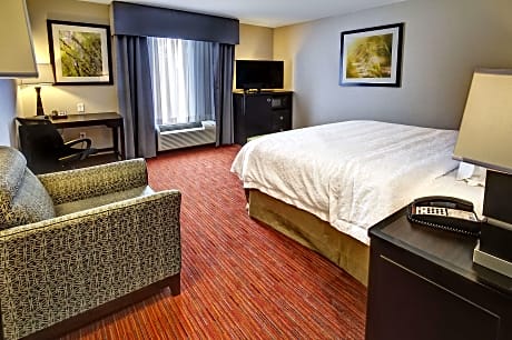 1 King W/Microwv/Fridge Nonsmoke