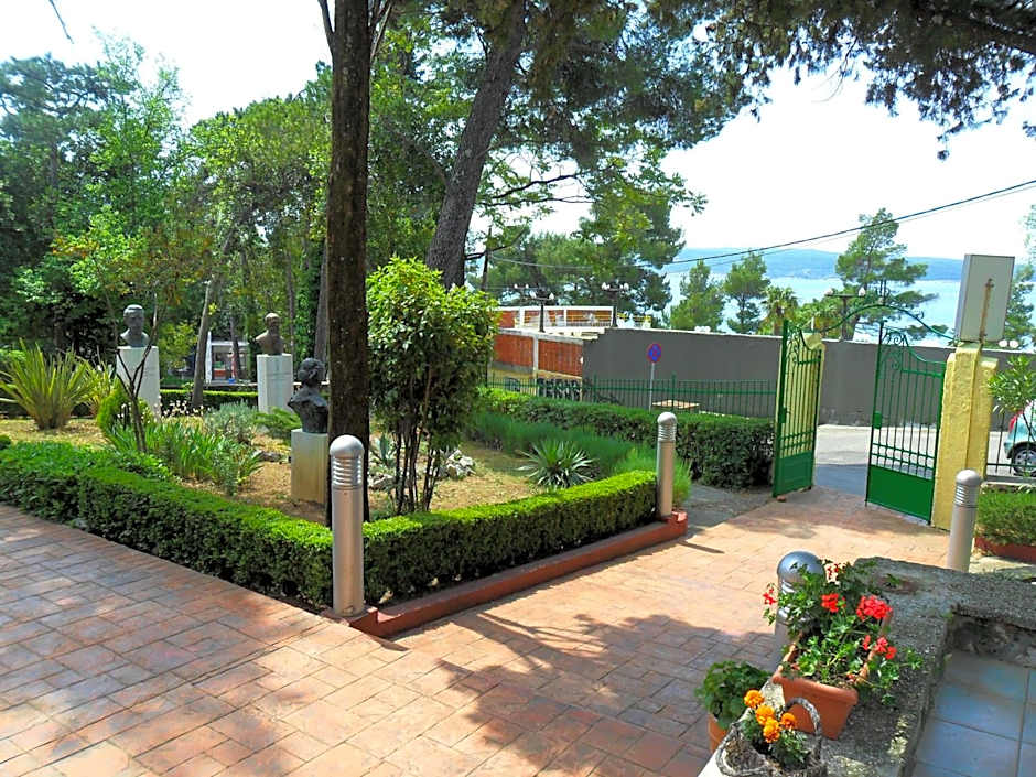 Hotel Vila Ružica- glavna zgrada i depandanse