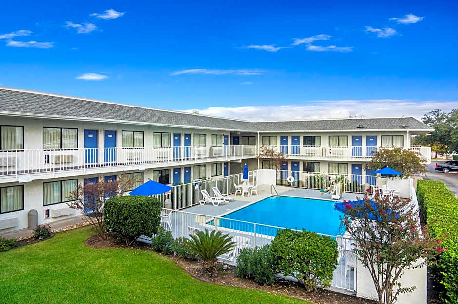 Motel 6-College Station, TX - Bryan