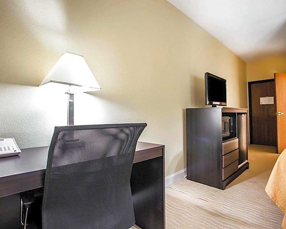 Quality Inn & Suites Champaign North - Urbana