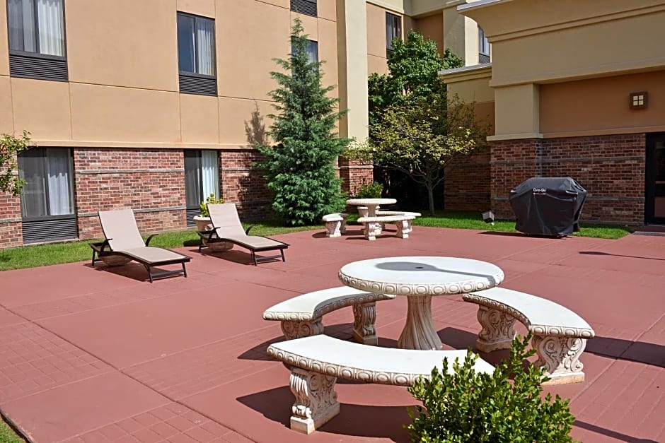 Hampton Inn & Suites Springfield