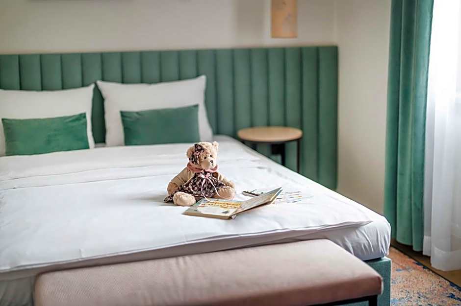 Hotel H12