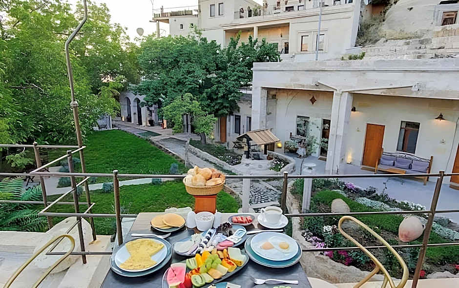Sarnich Cave Suites