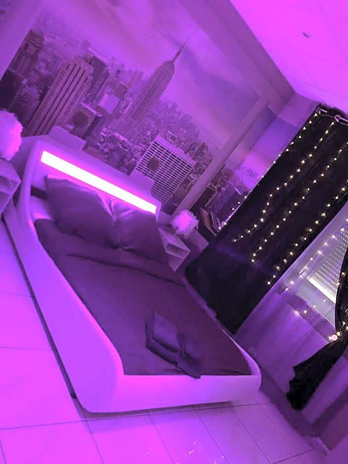 Love Paradise by Karen's Room Service