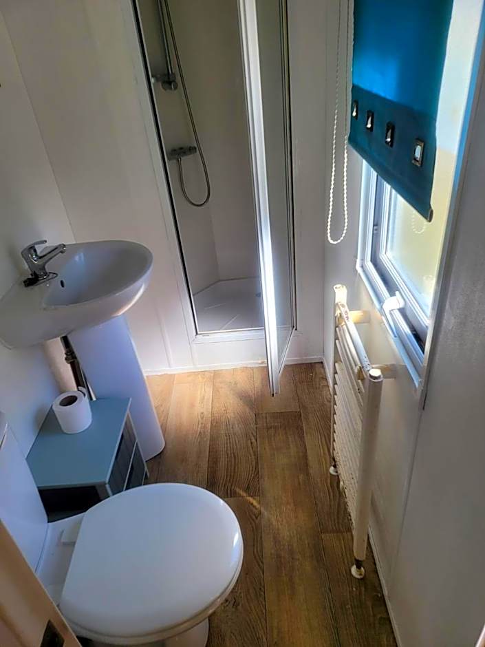 Static 6 Bed Caravan at Billing Aquadrome