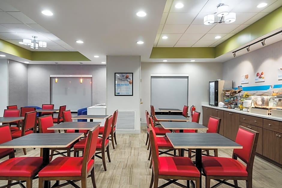 Holiday Inn Express Hotel & Suites Bartow, an IHG Hotel