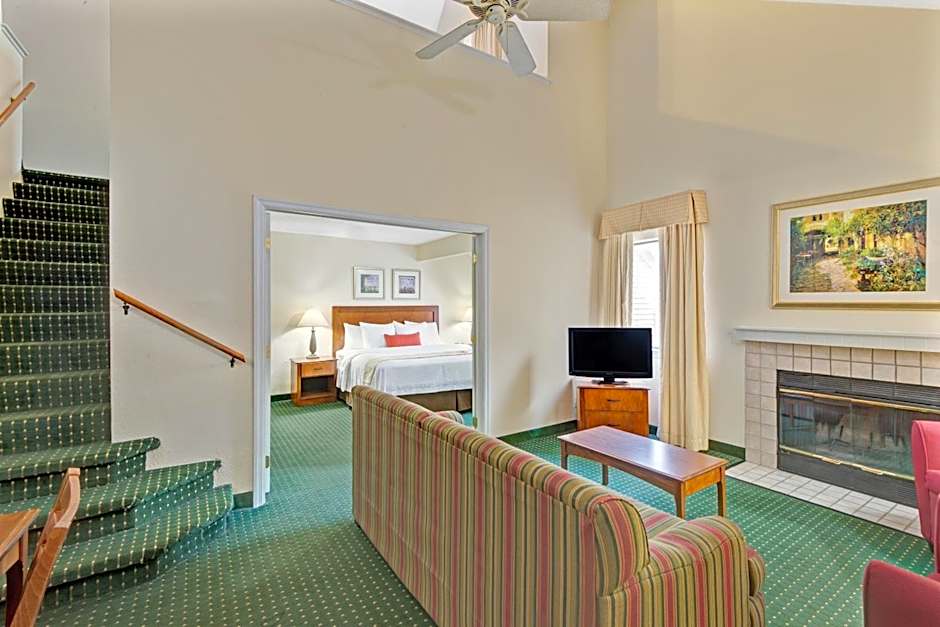 Residences at Daniel Webster