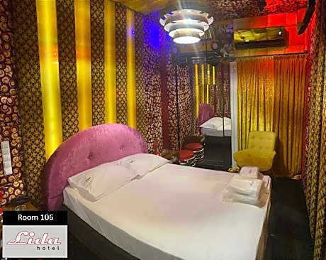 Deluxe Double Room with Shower