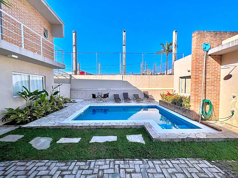 Condomínio a 100m da Praia