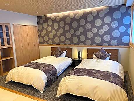 Family Room with Shower