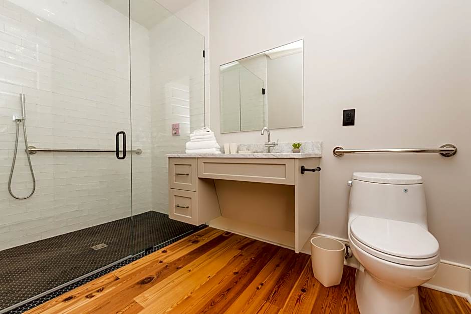 The Quarters on King