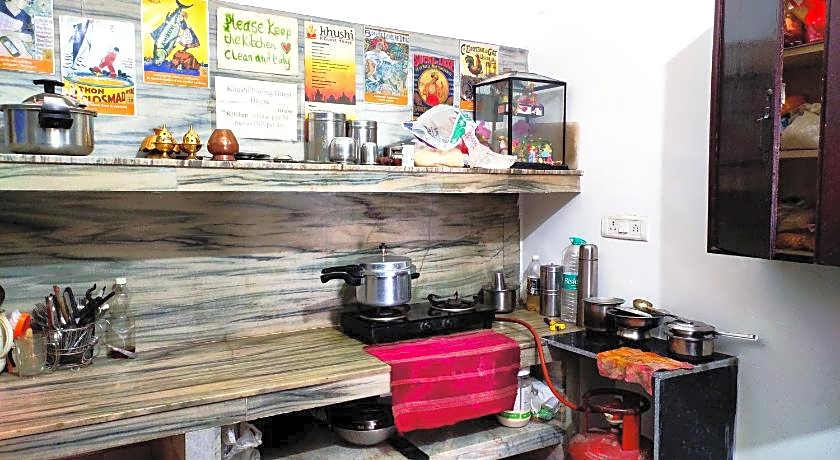 Khushi Paying Guest House