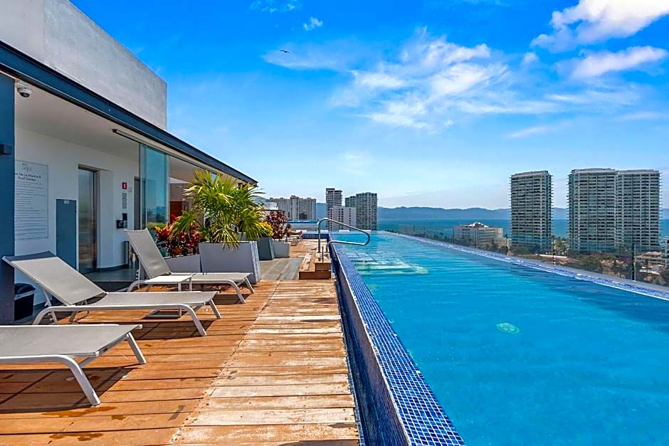 Monyxbnb at Zoho Skies