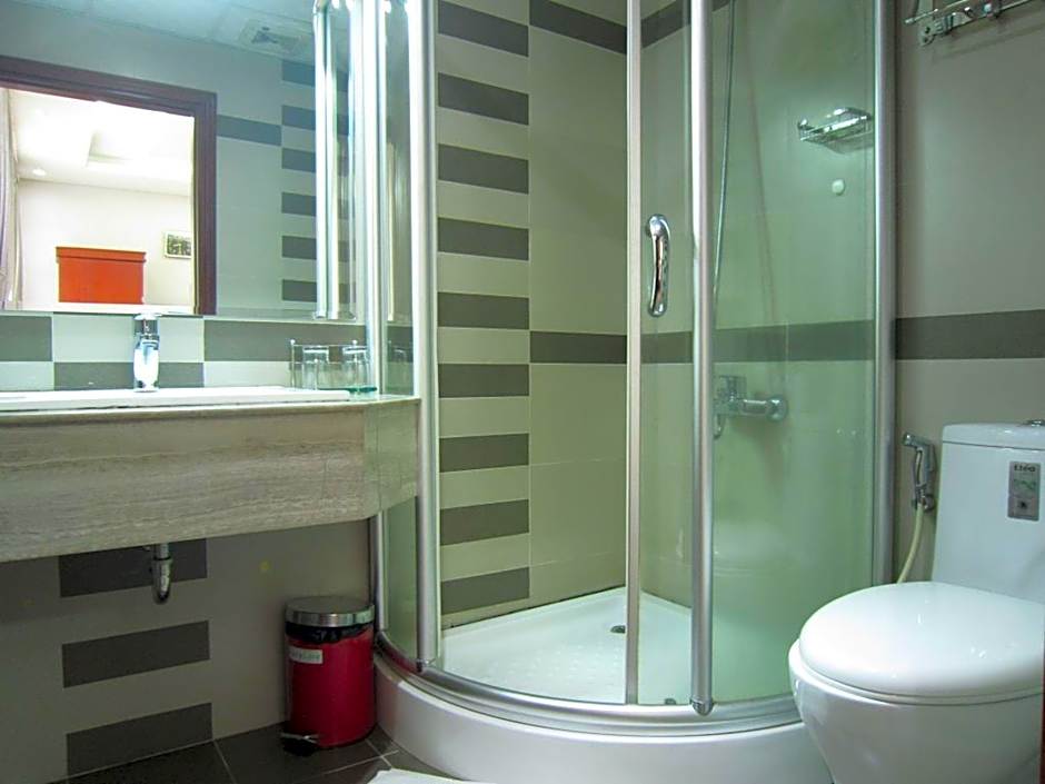 Van Ha Hotel Etown - Nhà Ga T3 Sân Bay TSN