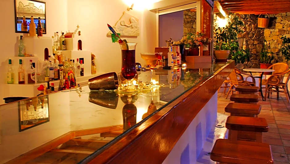Kamari Hotel