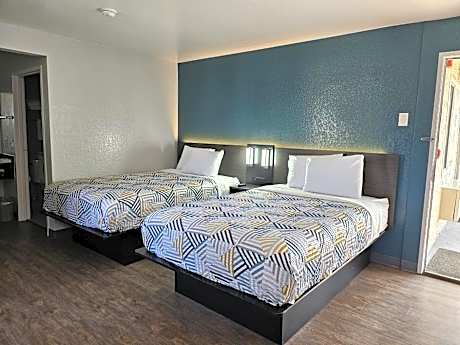 Deluxe Quadruple Room - Non-Smoking