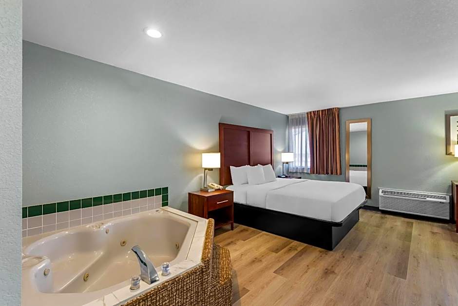 Quality Inn Waverly