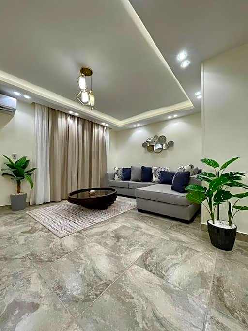 3BR luxury apt near AUC newCairo