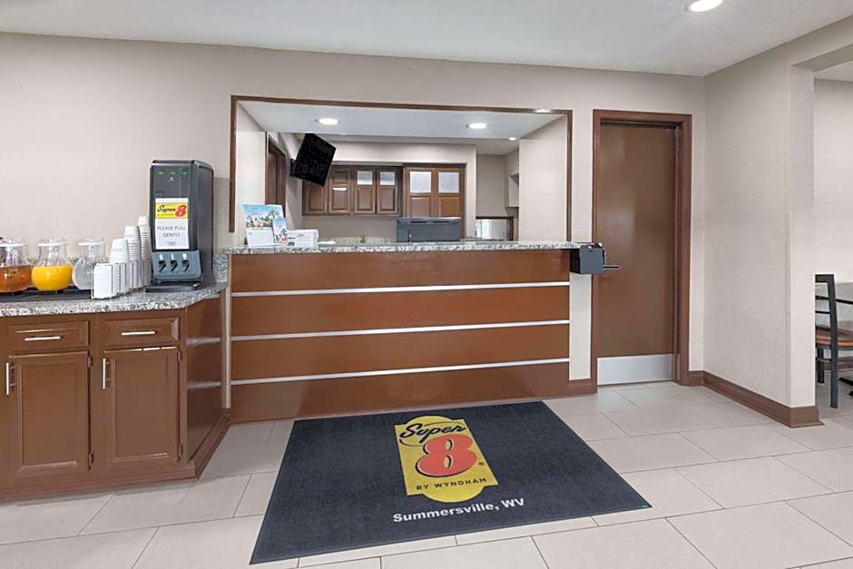 Super 8 by Wyndham Summersville