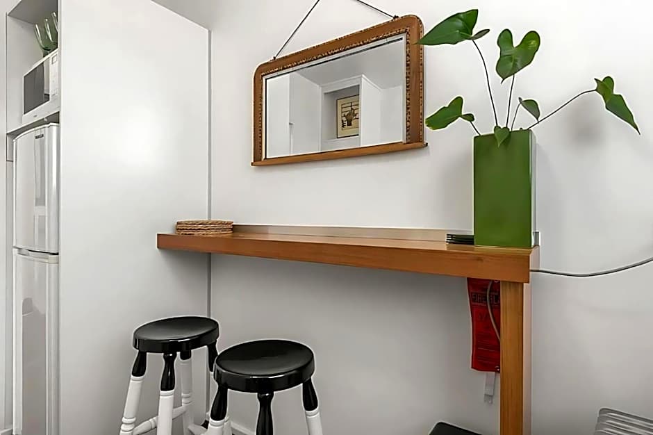 Modern City-Fringe Apartment in New Town