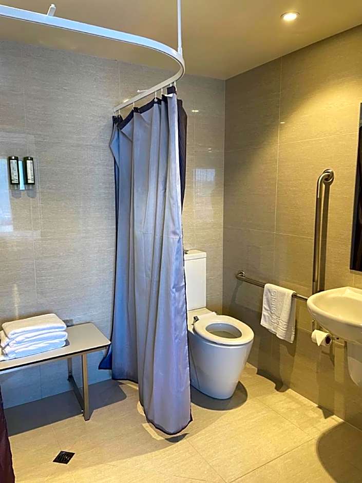 2 on Whiteleigh and 239 on Lincoln Motel