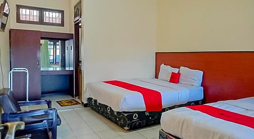 RedDoorz Syariah @ Hotel Sidomulyo Pacitan