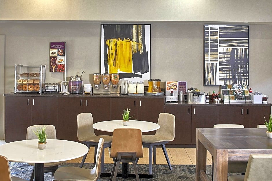 Residence Inn by Marriott Atlanta Airport North/Virginia Avenue