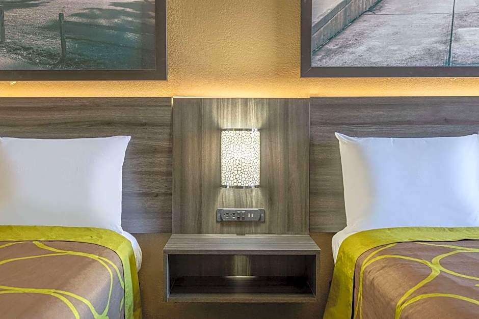 Super 8 by Wyndham McDonough GA