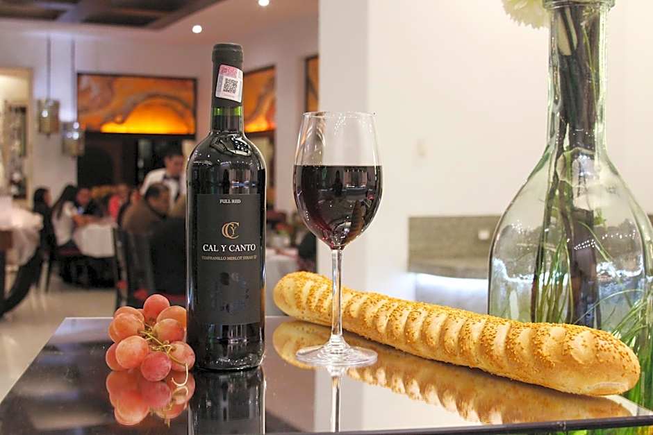 HS HOTSSON Hotel Leon