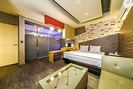 Standard - 1 Double Bed