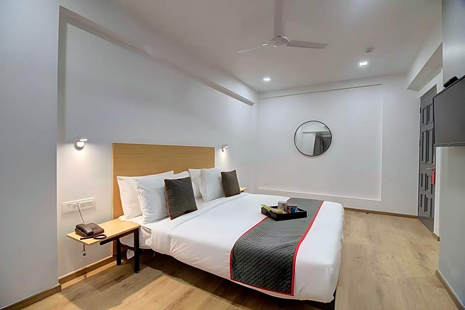 Super Townhouse OAK Kopar Khairane Navi Mumbai Formerly IVY Hotel