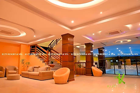 Kuti Resort & Spa