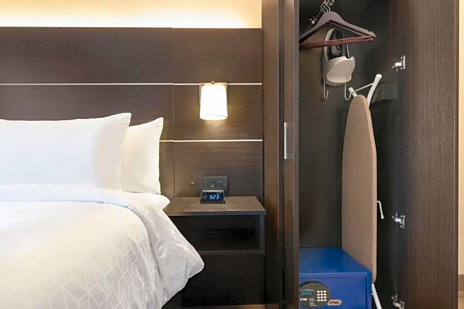 Holiday Inn Express - Jamaica - JFK AirTrain - NYC, an IHG Hotel