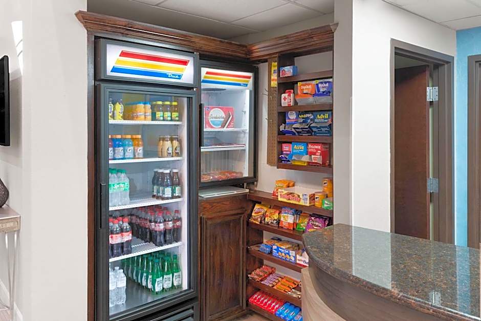 Days Inn & Suites by Wyndham Sam Houston Tollway