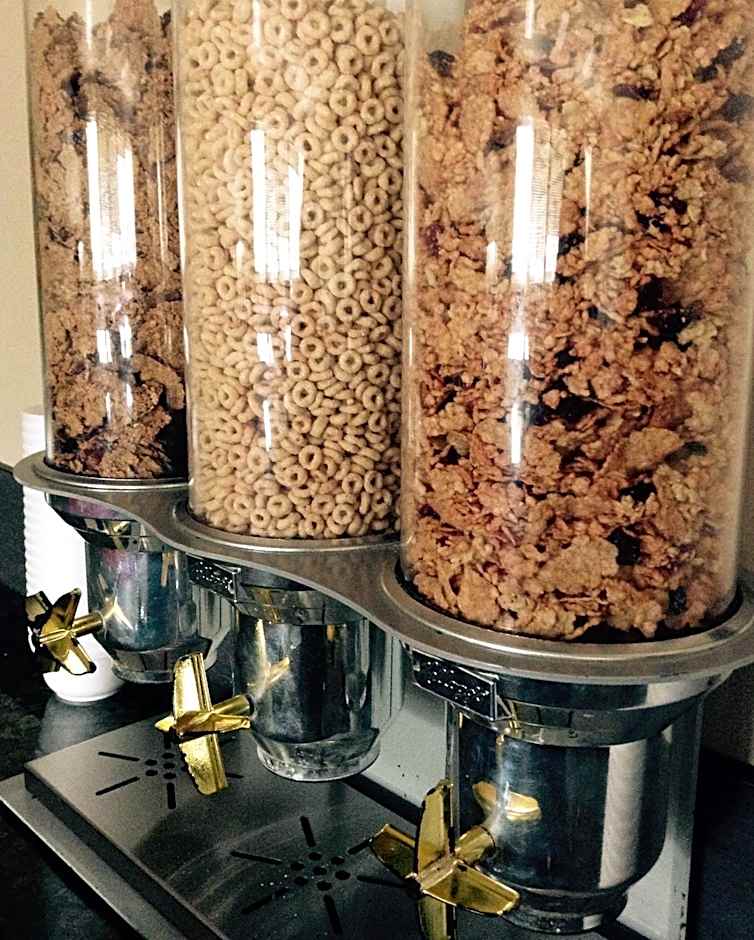 Super 8 by Wyndham West Kelowna BC